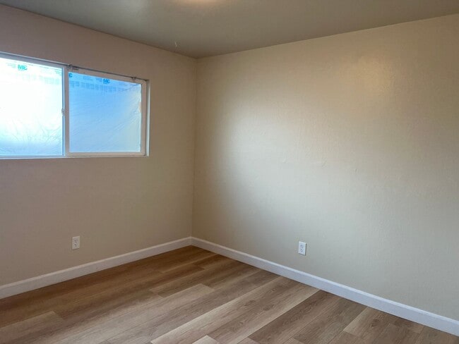 Building Photo - 223-227 W Curtis St.