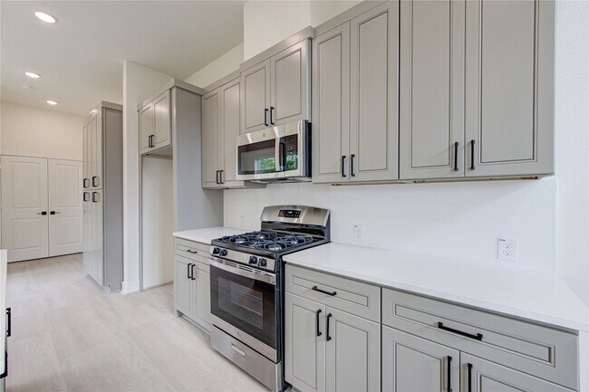 Building Photo - 4336 Avron Dr