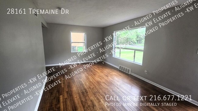 Building Photo - 28161 Tremaine Dr