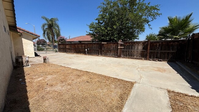 Building Photo - Amazing Home Near Domenigoni!