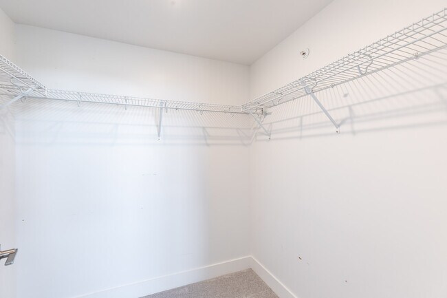 Building Photo - 617 Manhattan Blvd