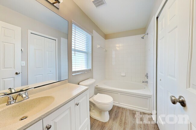 Building Photo - 11759 Lynmoor Dr