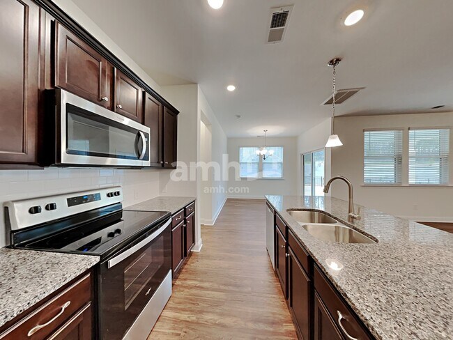 Building Photo - 114 Ashton Dr