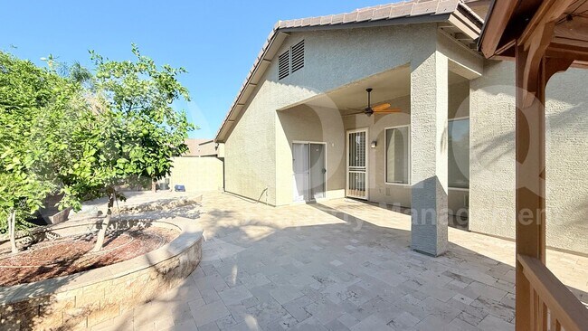 Building Photo - 3871 E Olive Ave