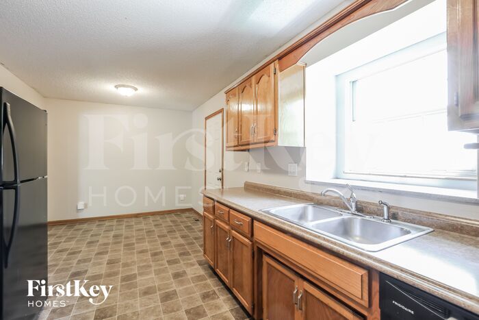 Building Photo - 211 Apple Blossom Ln