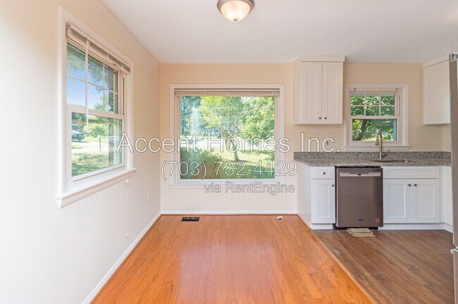 Building Photo - 5510 Trin St
