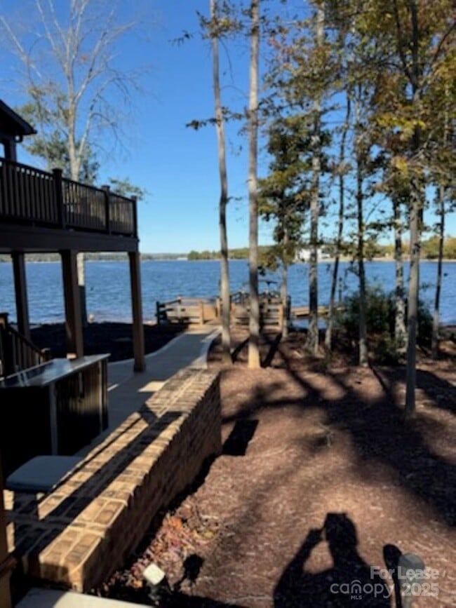 Building Photo - 4897 Kiser Island Rd