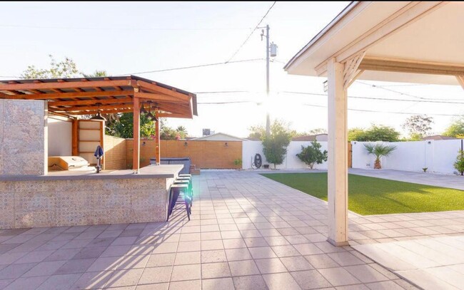 Building Photo - 4214 N 20th St