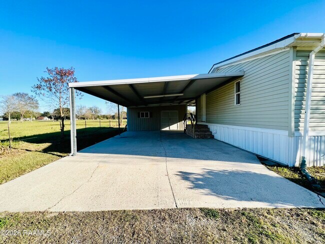 Building Photo - 1200 Post Rd