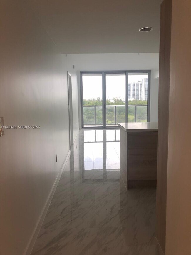 Building Photo - 16385 Biscayne Blvd