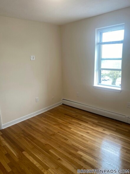 Building Photo - 176 N Beacon St