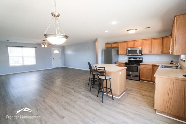 Building Photo - 3 Bedroom Ranch-Style Home in Quiet Neighb...