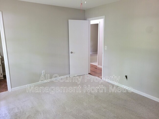 Building Photo - 285 Sequoyah Dr