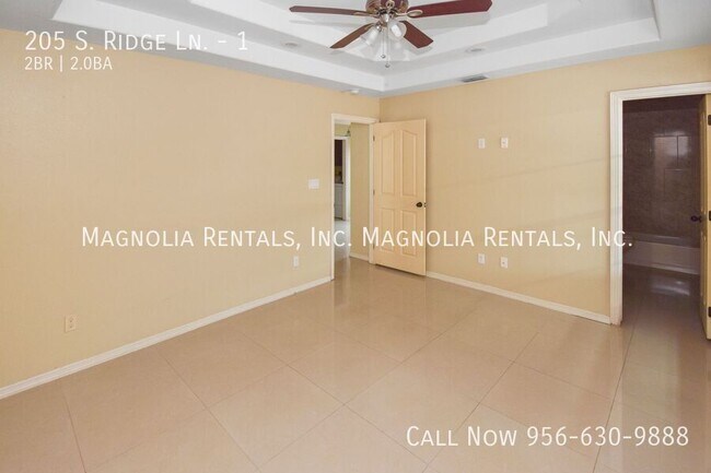 Building Photo - 205 S Ridge Ln