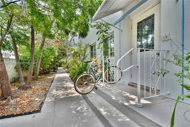 Building Photo - 1619 Meridian Ave