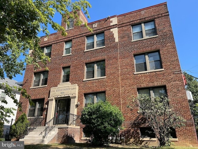 Building Photo - 5601 Colorado Ave NW