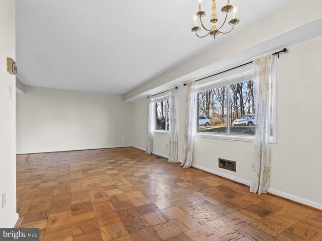 Building Photo - 10613 Montrose Ave