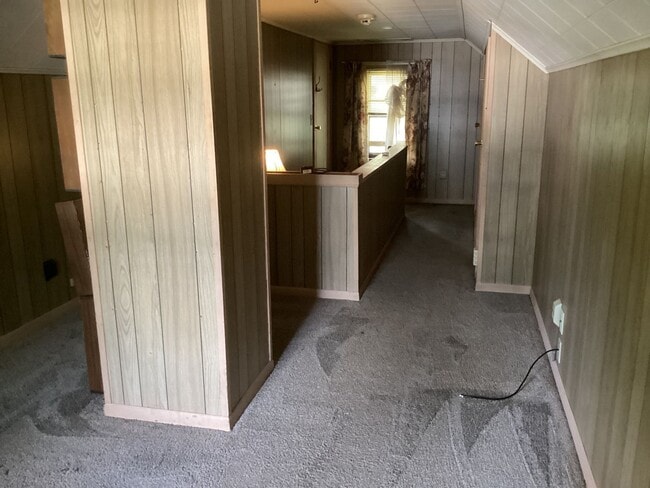 Building Photo - 3 Bedroom Single Family Home