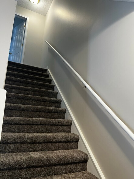 Building Photo - 5010 Delray Dr