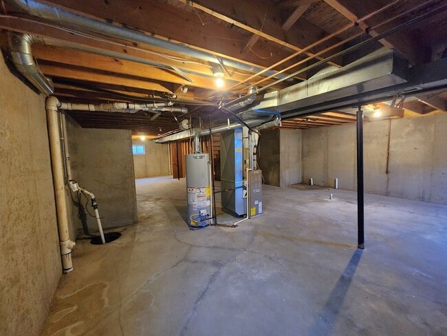 Building Photo - 3402 SE Golden Ave