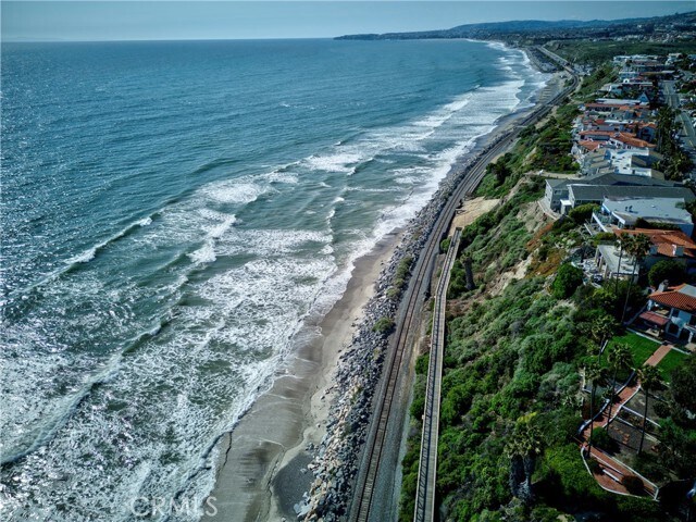 Building Photo - 231 W Escalones