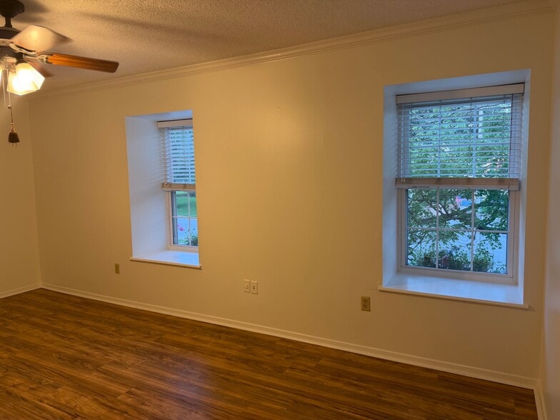 Building Photo - 3093 Littlefield Cove
