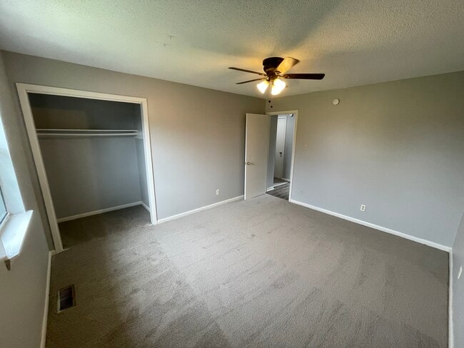 Building Photo - 1212 Henson