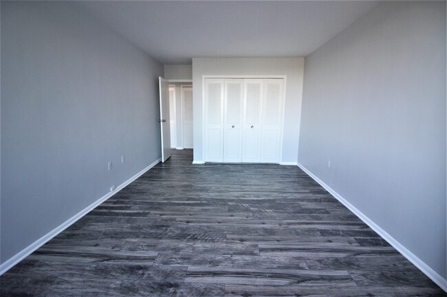 Building Photo - 10401 Grosvenor Pl