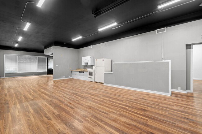 Building Photo - 104 Brown St