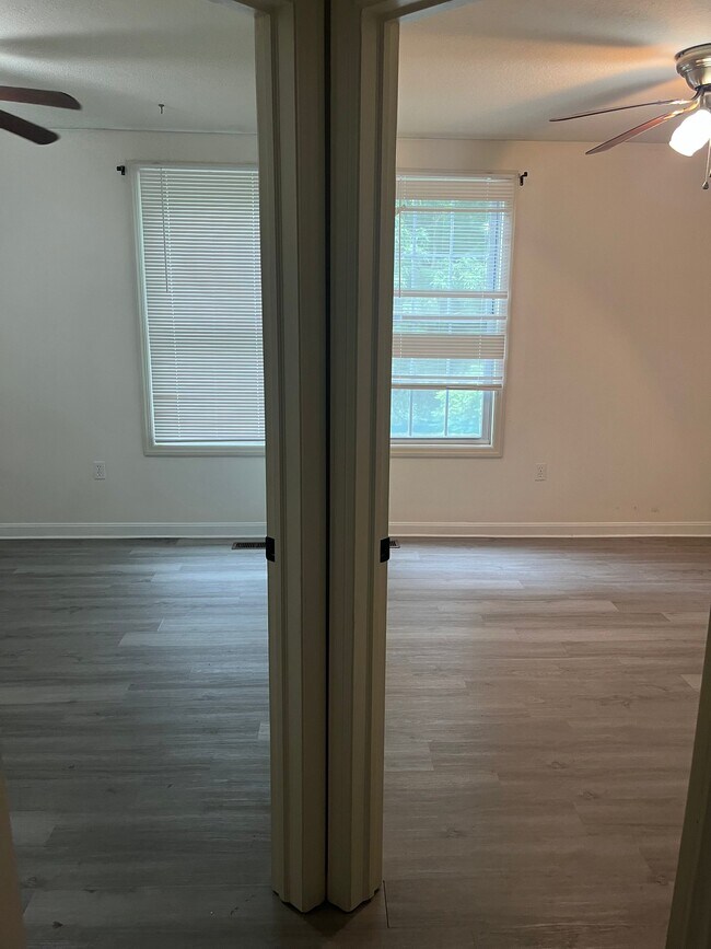 Building Photo - 225 Persimmon Lane