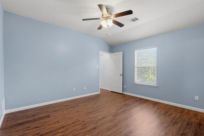 Building Photo - 5908 Red Bud Ridge Ln