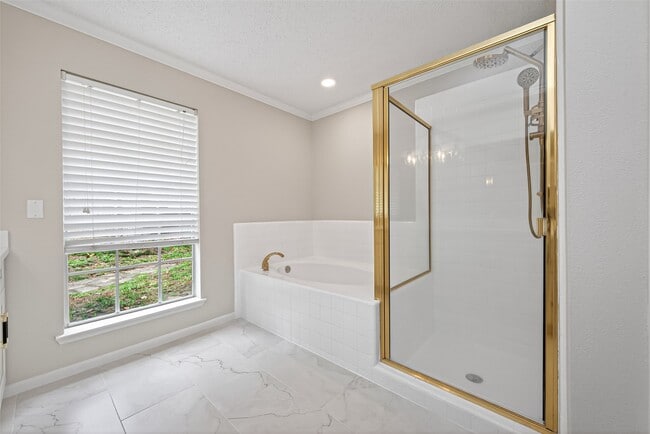 Building Photo - 106 Breezy Point Pl