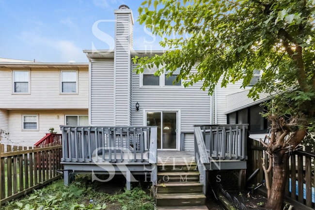 Building Photo - Life Just Got Better!