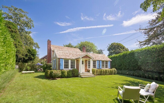 Building Photo - 156 Georgica Rd