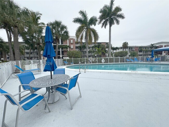 Building Photo - 450 Paradise Isle Blvd