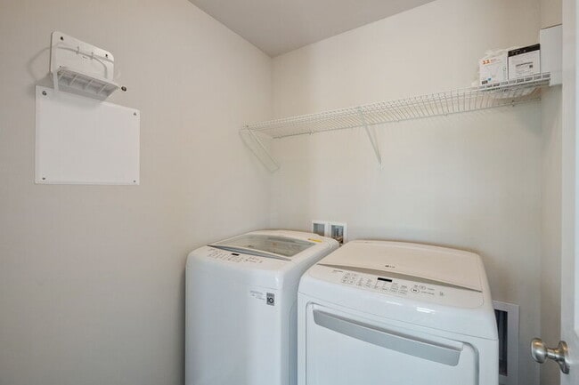 Building Photo - 236 Cherry Laurel Dr