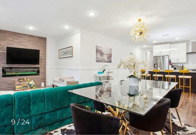 Building Photo - 65 Corbin Ave