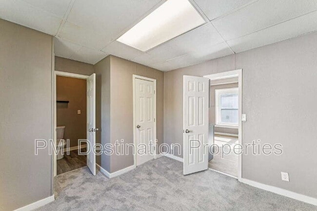 Building Photo - 108 Cliff Dr