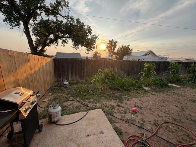 Building Photo - 501 Monico Gardens Dr