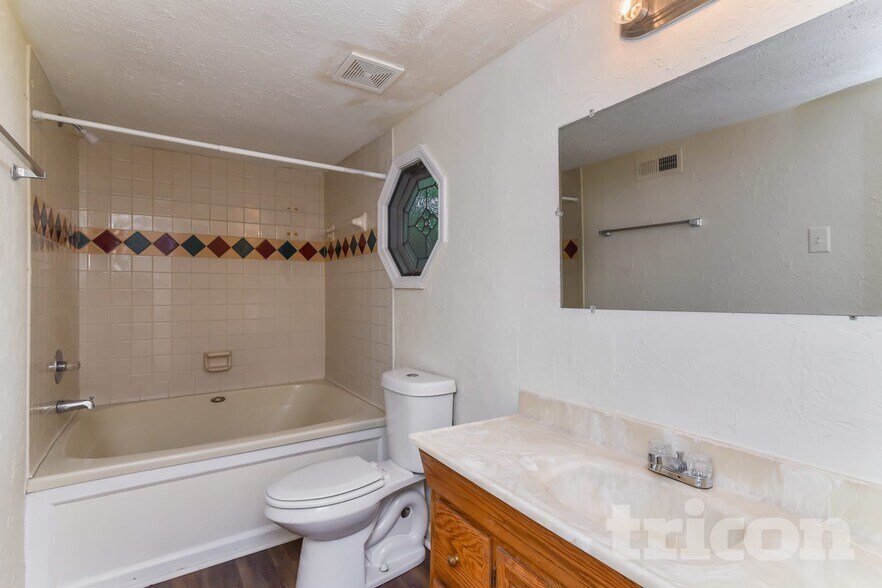 Building Photo - 2520 Hewatt Rd