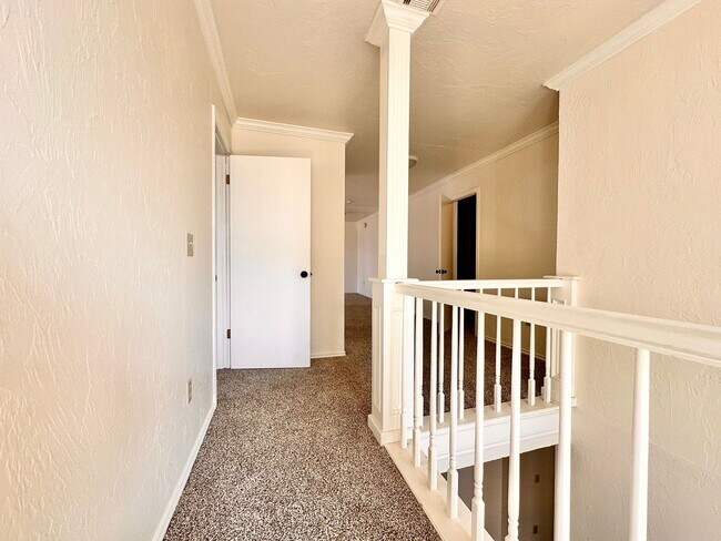 Building Photo - Spacious 4 Bed in Deer Creek - Move in Deposit-Free!(If Qualified)