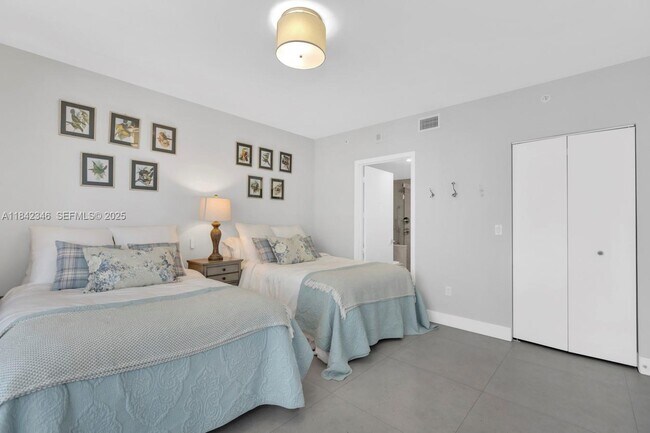 Building Photo - 488 NE 18th St