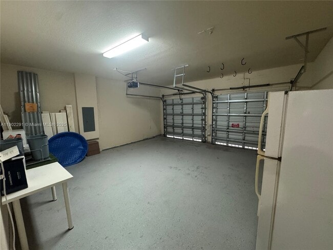 Building Photo - 17145 SW 92nd St