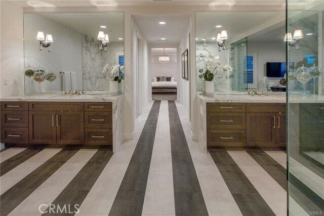 Building Photo - 27 Sorrel