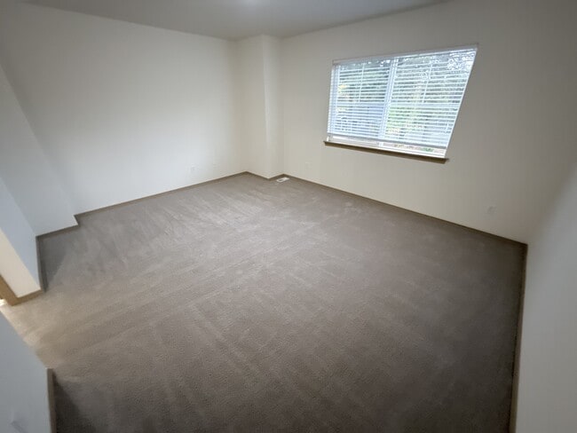 Building Photo - 414 91st Ave SE