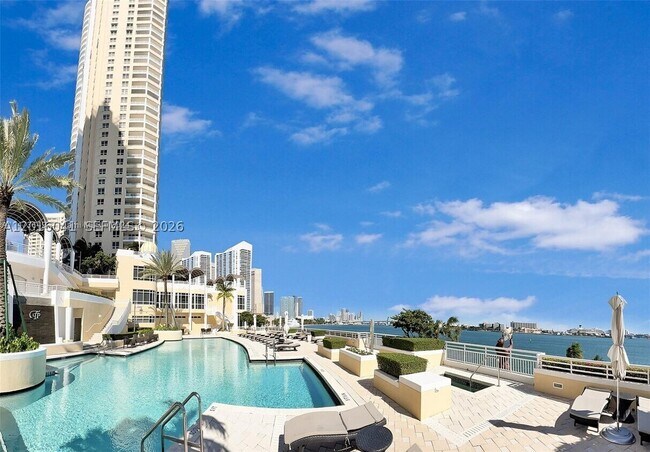 Building Photo - 808 Brickell Key Dr
