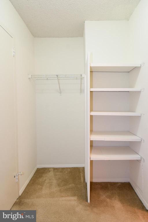 Building Photo - 5225 Pooks Hill Rd