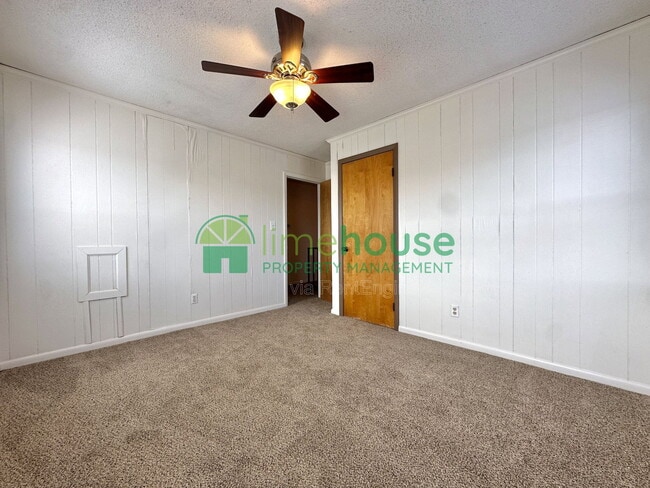 Building Photo - 4420 Ocean View Ave
