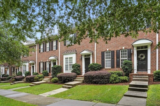 Building Photo - AVAILABLE NOW! BEAUTIFUL BRICK FRONT TOWNH...