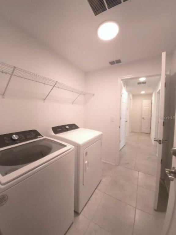 Building Photo - 10715 New Morning Dr